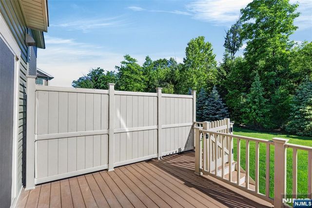 18 Winfield Drive 802, Woodcliff Lake, NJ 07677