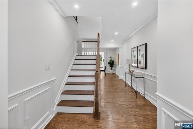 18 Winfield Drive 802, Woodcliff Lake, NJ 07677