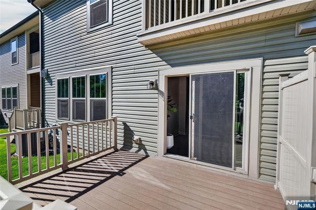 18 Winfield Drive 802, Woodcliff Lake, NJ 07677