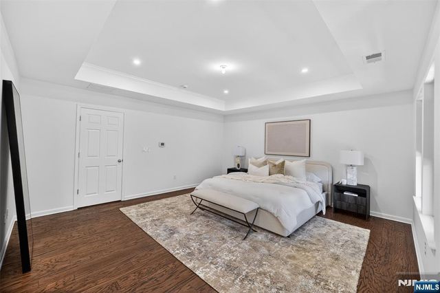 18 Winfield Drive 802, Woodcliff Lake, NJ 07677