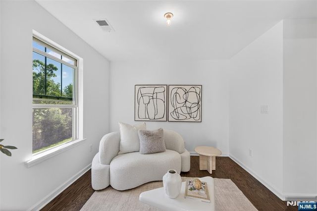 18 Winfield Drive 802, Woodcliff Lake, NJ 07677