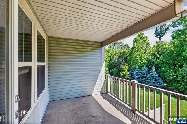 18 Winfield Drive 802, Woodcliff Lake, NJ 07677