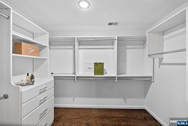 18 Winfield Drive 802, Woodcliff Lake, NJ 07677