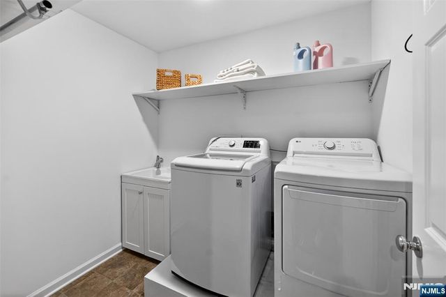 18 Winfield Drive 802, Woodcliff Lake, NJ 07677