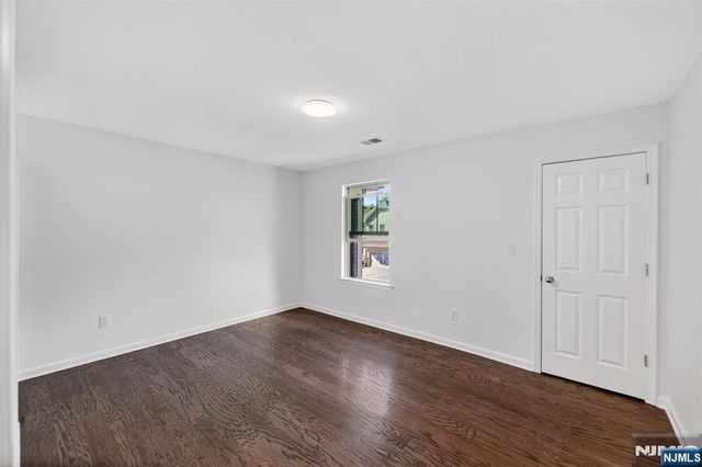 18 Winfield Drive 802, Woodcliff Lake, NJ 07677