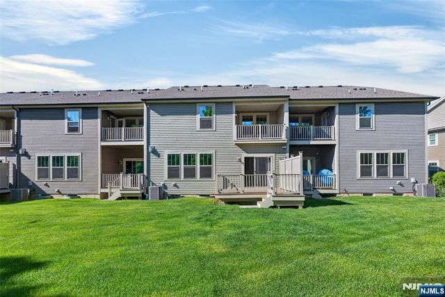18 Winfield Drive 802, Woodcliff Lake, NJ 07677