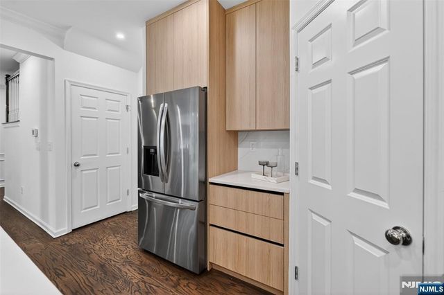 18 Winfield Drive 802, Woodcliff Lake, NJ 07677