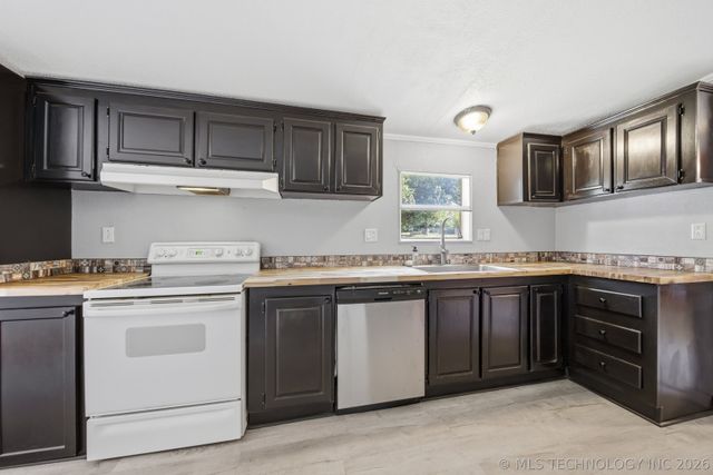 9917 N Scenic Drive N, Mannford, OK 74044