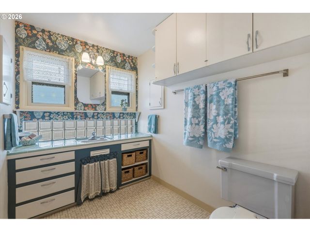1603 23RD Ave, Longview, WA 98632