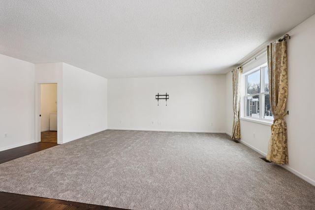 1442 Pebble Beach Drive, Woodbury, MN 55129