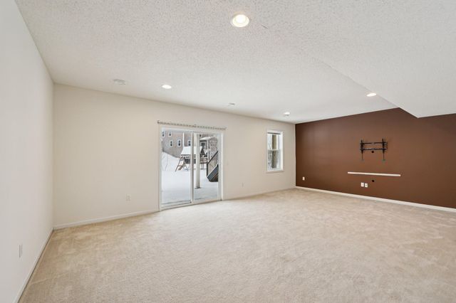 1442 Pebble Beach Drive, Woodbury, MN 55129