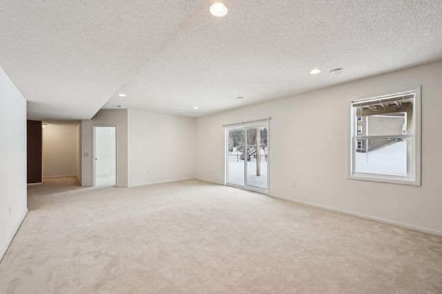 1442 Pebble Beach Drive, Woodbury, MN 55129