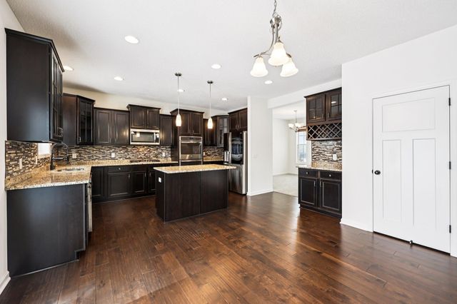 1442 Pebble Beach Drive, Woodbury, MN 55129