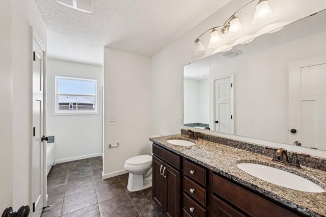 1442 Pebble Beach Drive, Woodbury, MN 55129