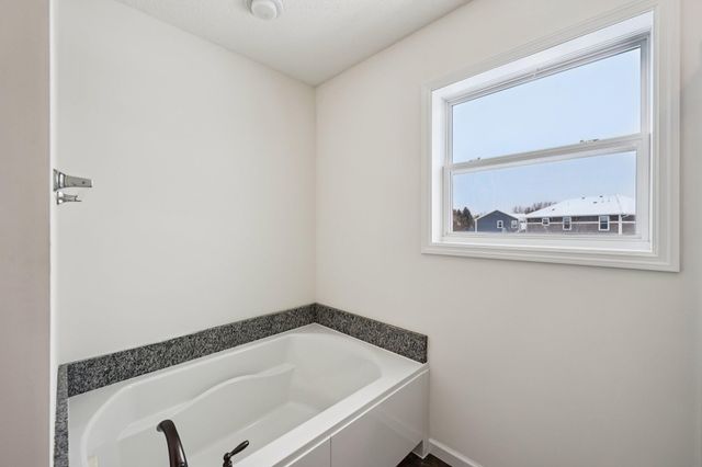 1442 Pebble Beach Drive, Woodbury, MN 55129