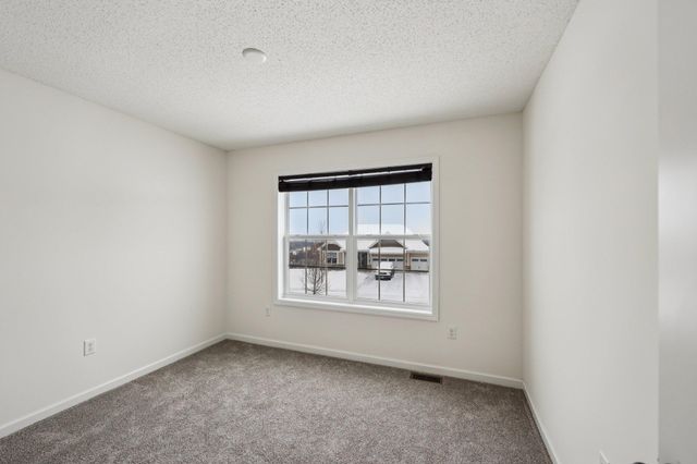 1442 Pebble Beach Drive, Woodbury, MN 55129