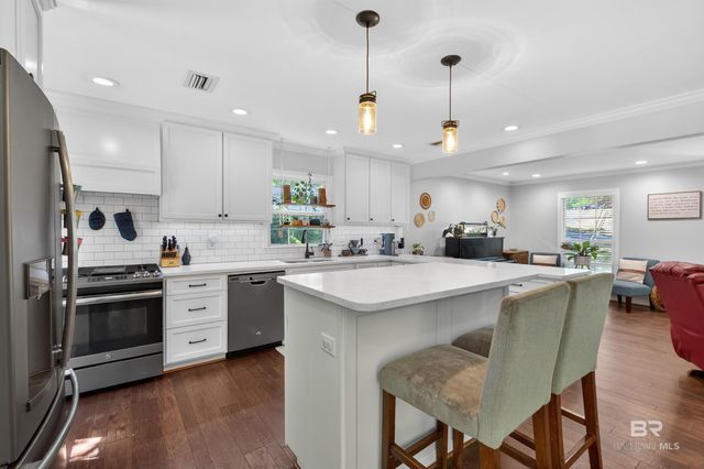 404 Pine Court, Mobile, AL 36608