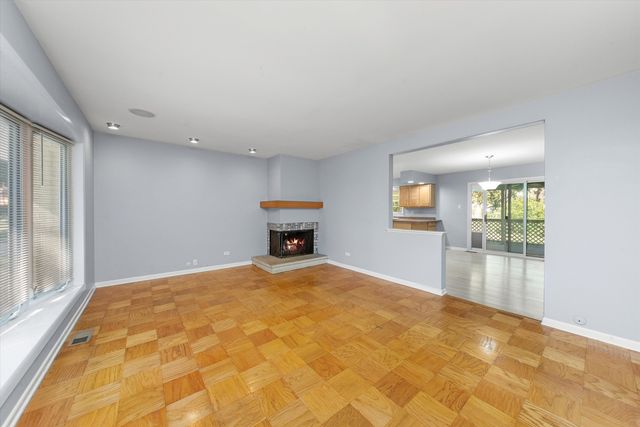 824 Oxford Street, Downers Grove, IL 60516