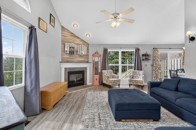 11199 Douglas Avenue, Huntley, IL 60142