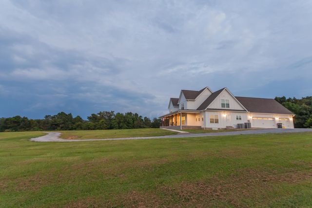 691 Hughes Road SE, Cleveland, TN 37323