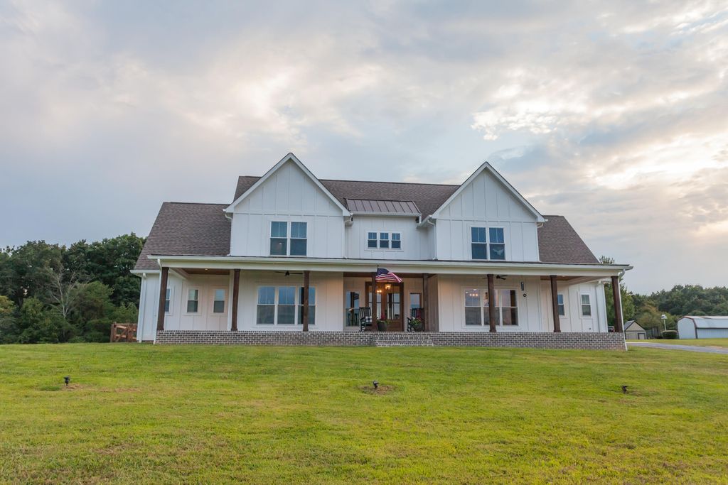 691 Hughes Road SE, Cleveland, TN 37323