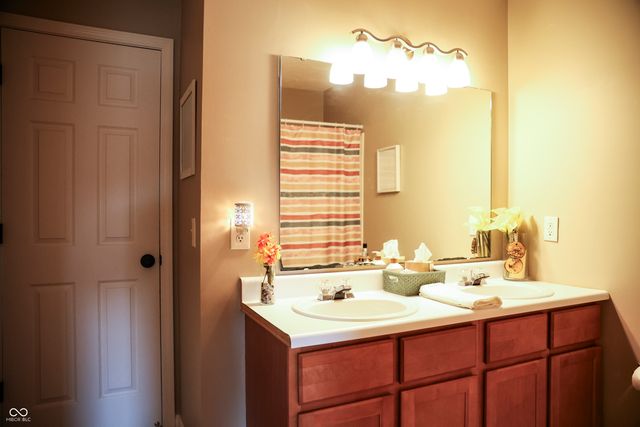 10811 Kaplan Court, Fishers, IN 46038