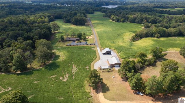 7146 Kirksey Road, Benton, KY 42025