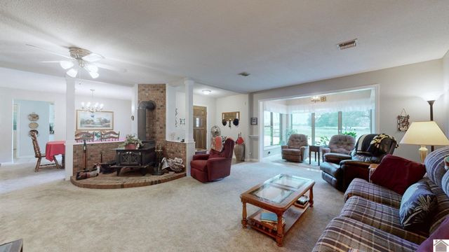 7146 Kirksey Road, Benton, KY 42025