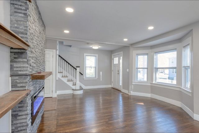 28 Edgewood Circle, Quincy, MA 02169