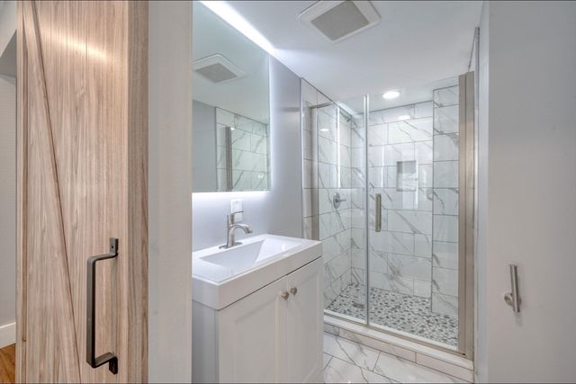 28 Edgewood Circle, Quincy, MA 02169