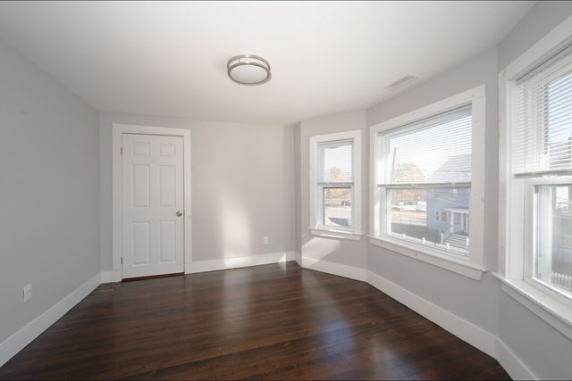 28 Edgewood Circle, Quincy, MA 02169