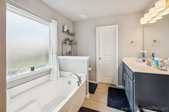 10407 N 98th Avenue, Owasso, OK 74055