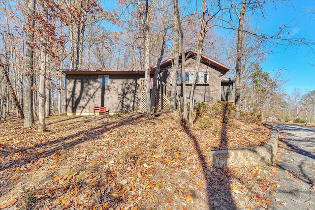1046 Mountain Pass RD, Blue Ridge, VA 24064