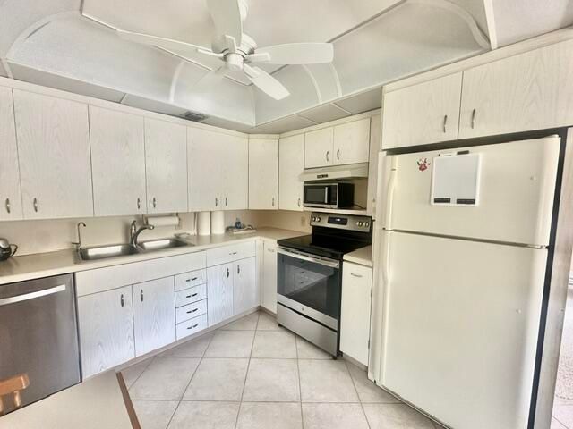 3018 Ainslie B, Boca Raton, FL 33434
