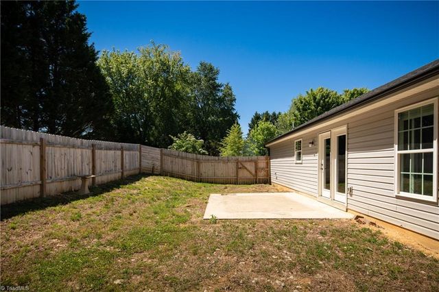 122 Fosstorall Road, King, NC 27021