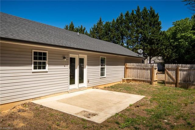 122 Fosstorall Road, King, NC 27021
