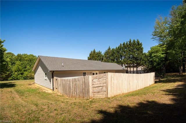 122 Fosstorall Road, King, NC 27021