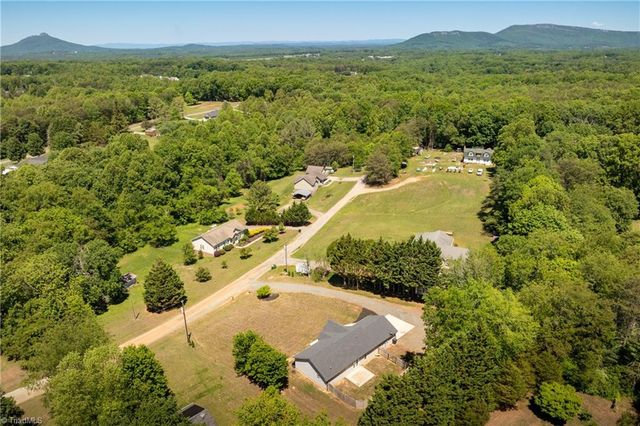 122 Fosstorall Road, King, NC 27021