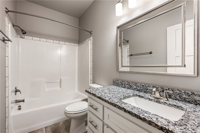 701 NE Green Creek Road, Bentonville, AR 72712