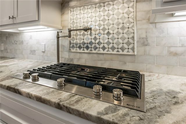 701 NE Green Creek Road, Bentonville, AR 72712