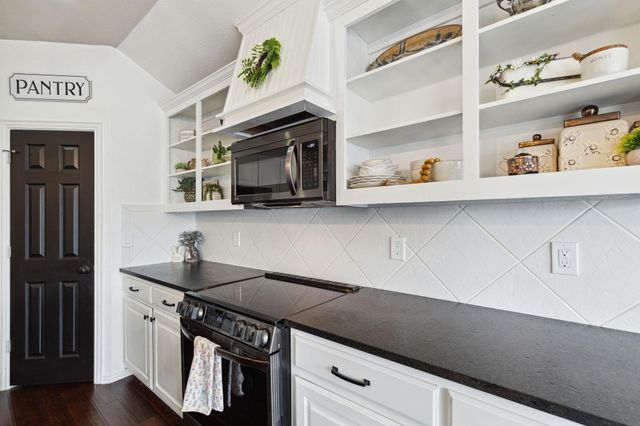 525 Braewick Drive, Fort Worth, TX 76131