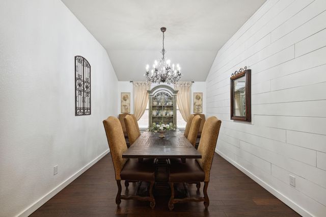 525 Braewick Drive, Fort Worth, TX 76131