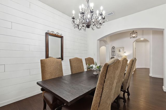 525 Braewick Drive, Fort Worth, TX 76131