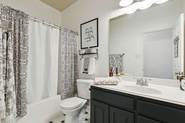 525 Braewick Drive, Fort Worth, TX 76131