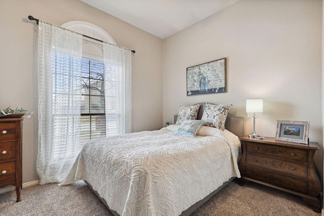 525 Braewick Drive, Fort Worth, TX 76131