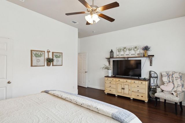 525 Braewick Drive, Fort Worth, TX 76131