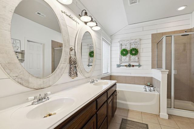 525 Braewick Drive, Fort Worth, TX 76131