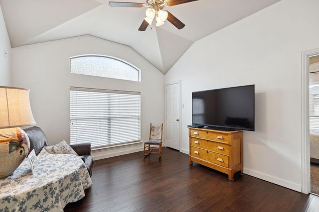 525 Braewick Drive, Fort Worth, TX 76131