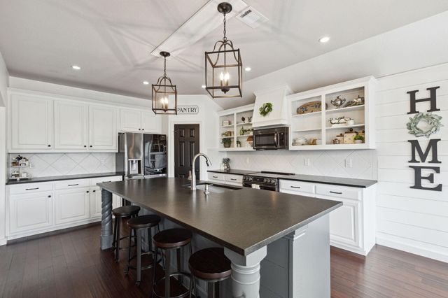 525 Braewick Drive, Fort Worth, TX 76131