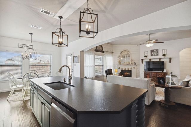 525 Braewick Drive, Fort Worth, TX 76131